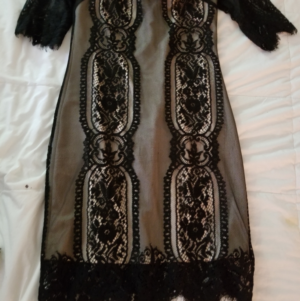 BLACK LACE PROM DRESS - Picture 3 of 5